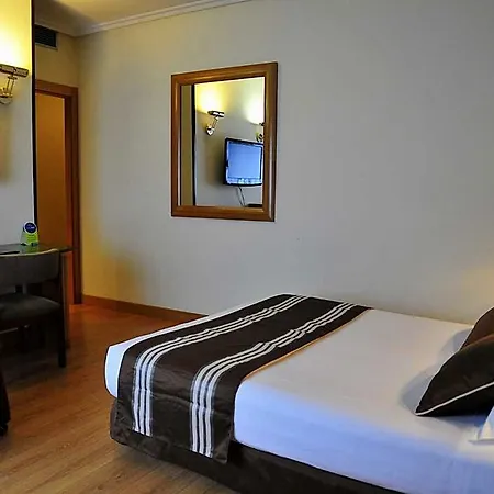 Hotel Zenit Dos Infantas 4*