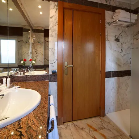 Hotel Zenit Dos Infantas 4*