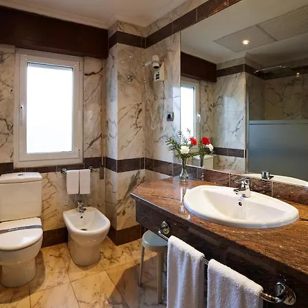 Hotel Zenit Dos Infantas 4*