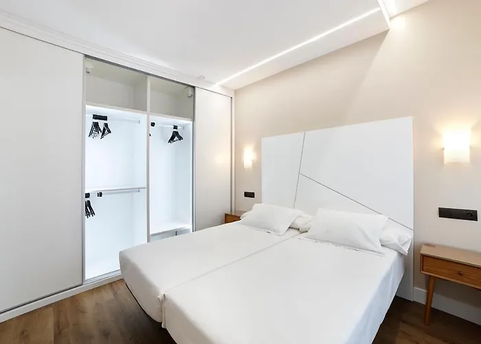 Hotel Zenit Dos Infantas 4*