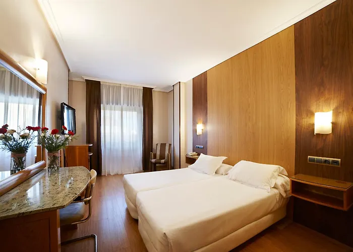 Hotel Zenit Dos Infantas 4*